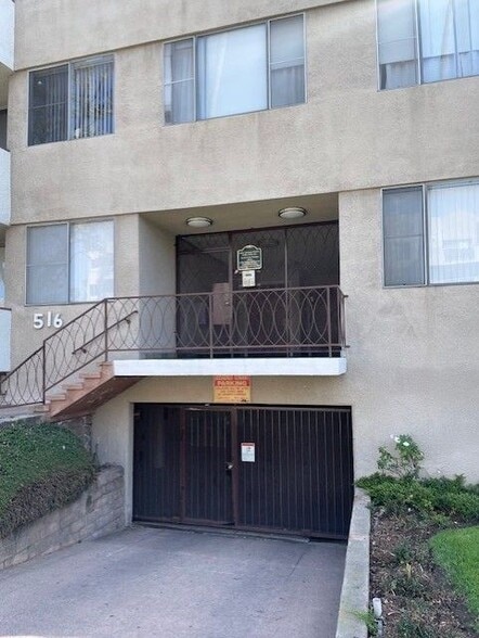 Building Photo - 516 S Alexandria Ave