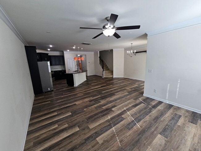 Building Photo - Well Maintained Large townhome in Steele Creek