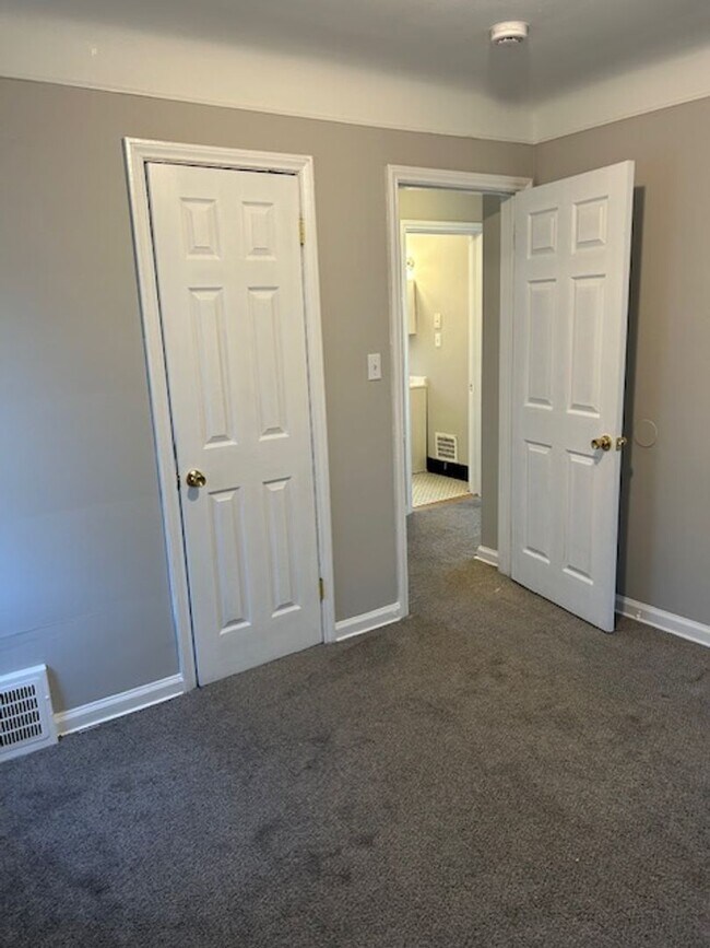 Building Photo - Cozy 3 bedroom bungalow