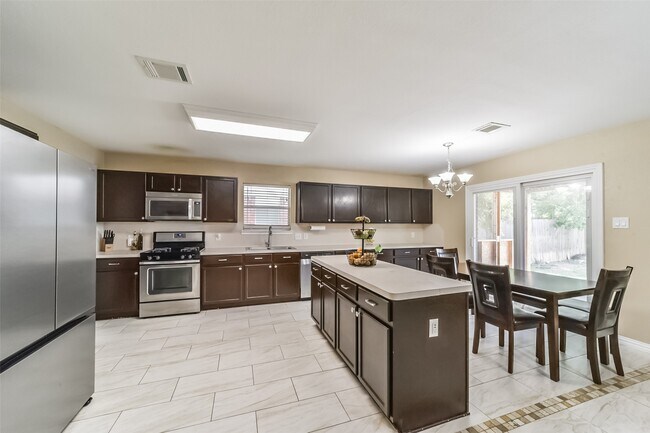 Building Photo - 3818 Brook Garden Ln