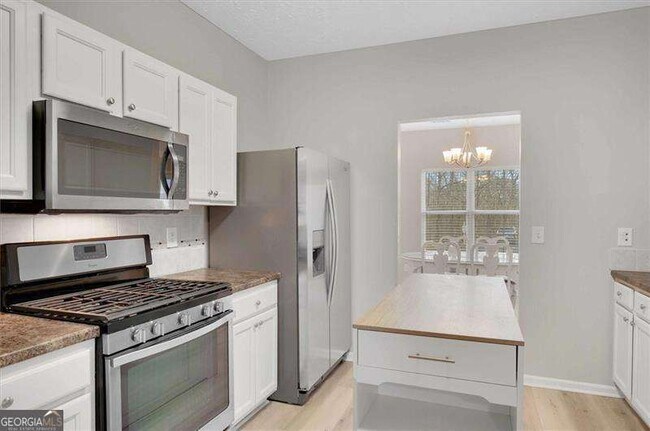 Building Photo - 940 Tree Creek Blvd