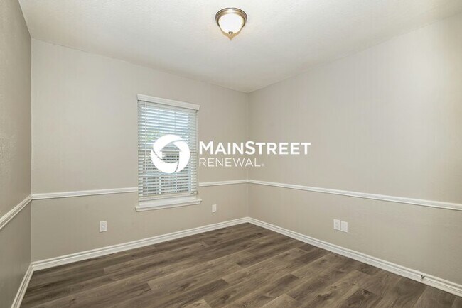 Building Photo - 3 Bedroom Pet-Friendly Home in Glenn Heights, TX with Main Street Renewal