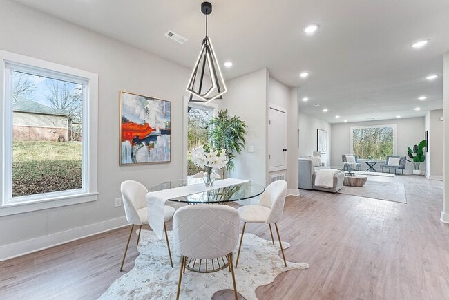 Building Photo - 491 S Happy Hollow Rd