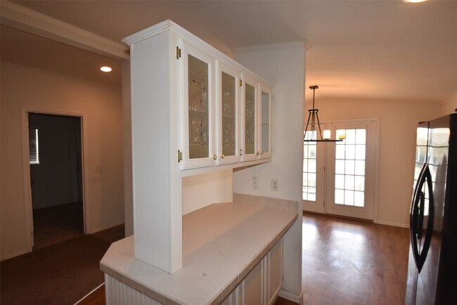 Building Photo - 10007 Elderberry Park Ln