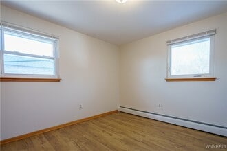 Building Photo - 185 Mead St