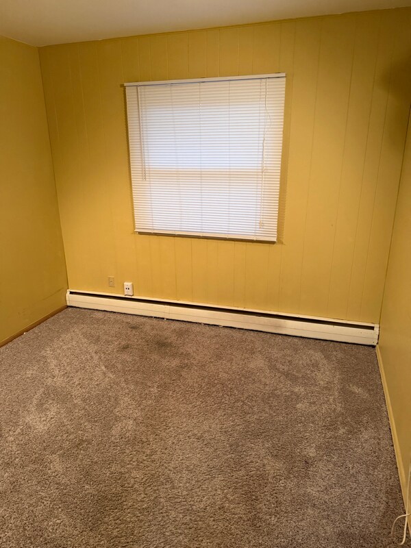 Building Photo - 19 Eton Ct