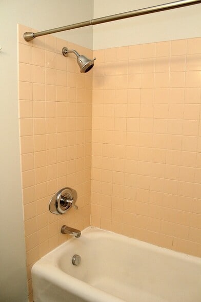 Building Photo - 3620-3628 NE 45th Ave