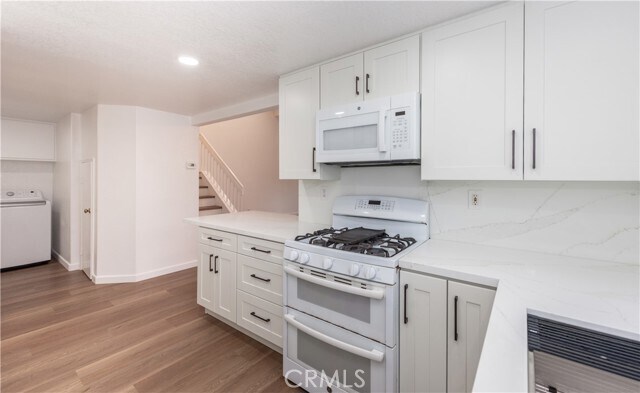 Building Photo - 46 Nightingale Dr