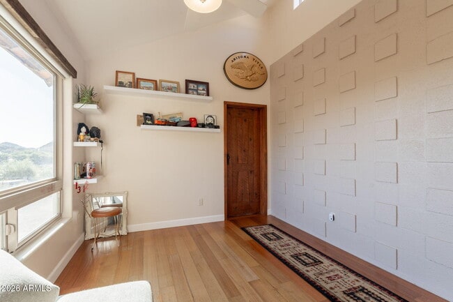 Building Photo - 1902 E Cortez St