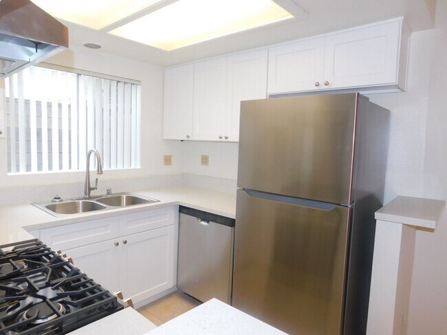 Building Photo - ALH7811