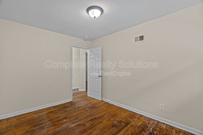 Building Photo - 2502 McLaran Ave
