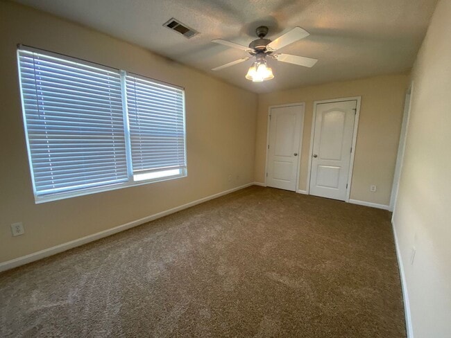 Building Photo - AVAILABLE FOR IMMEDIATE MOVE IN! ROOMMATE MATCHING ONLY