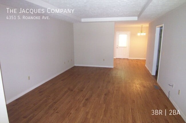 Building Photo - 4351 S Roanoke Ave