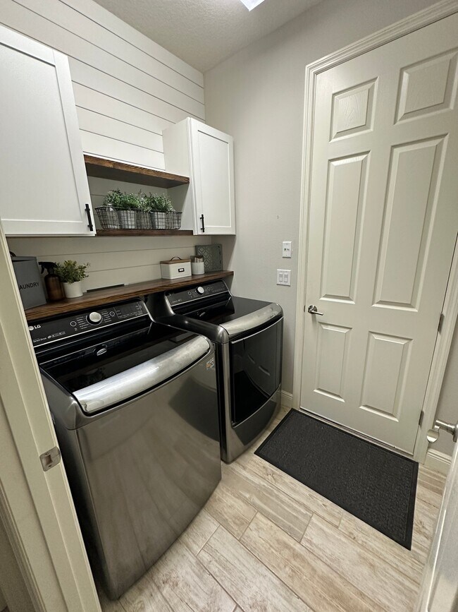 Building Photo - 12820 Satin Lily Dr