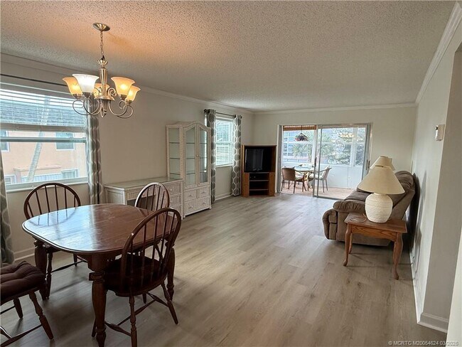 Building Photo - 2950 SE Ocean Blvd