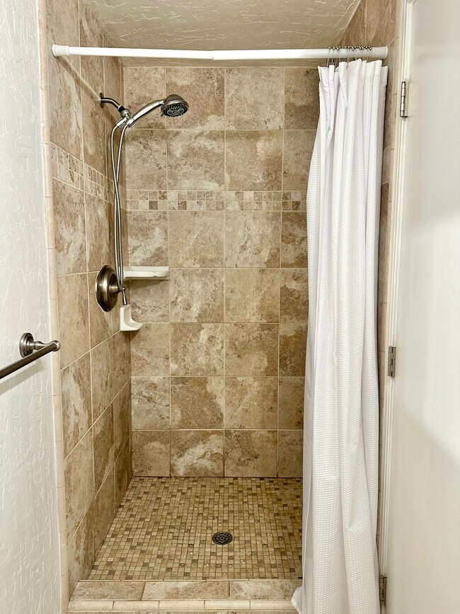 Building Photo - 6181 Wise Rd