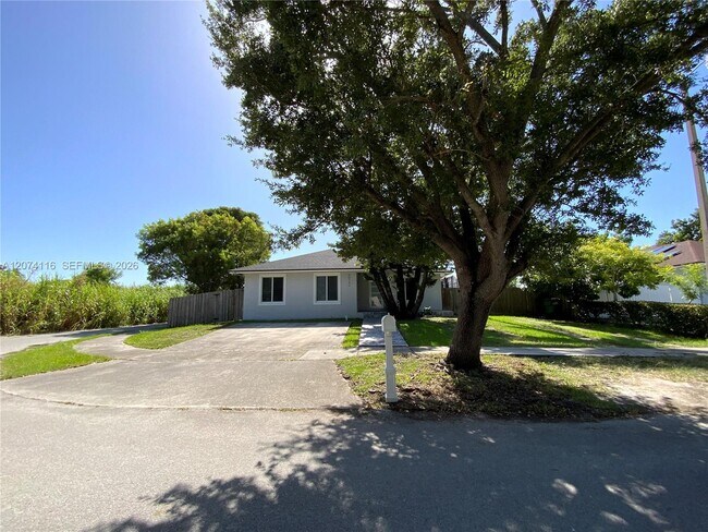 Building Photo - 30162 SW 159th Ave