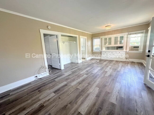 Building Photo - 5758 Pickering Ave