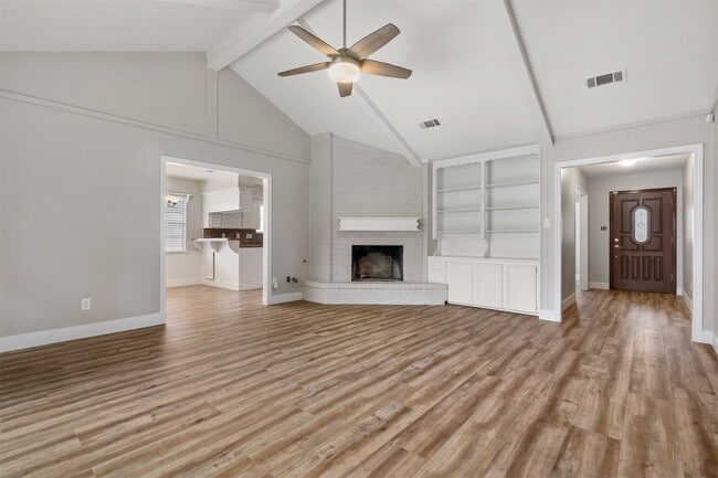 Building Photo - 25519 Many Oak Dr