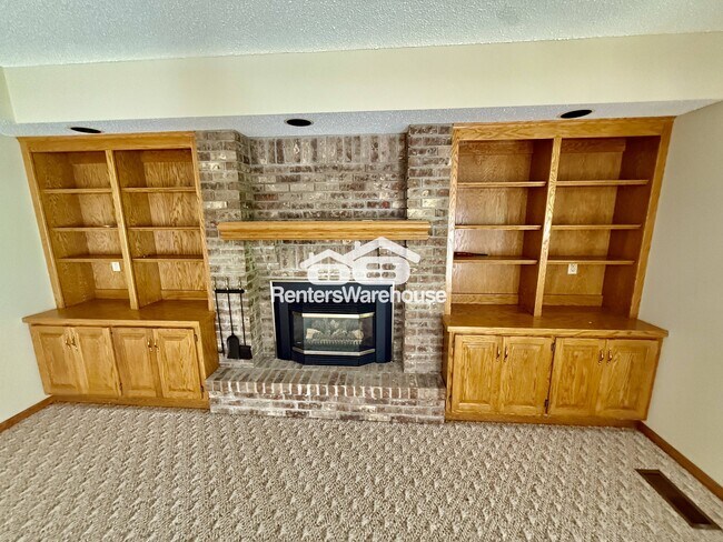 Building Photo - 10445 Fawns Way