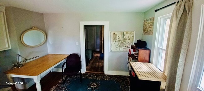 Building Photo - 610 Caplin St