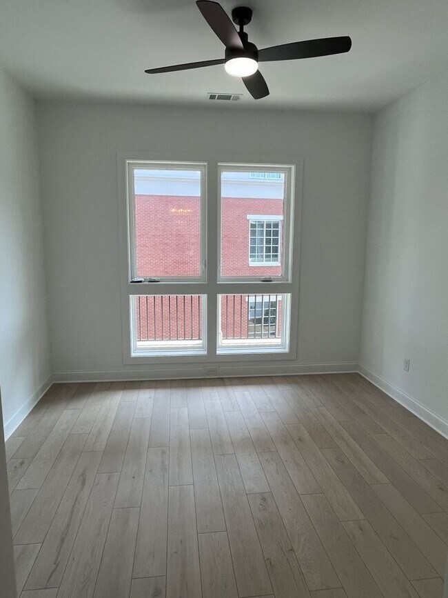 Building Photo - Brand New 2 Bed Condo in Cornelius