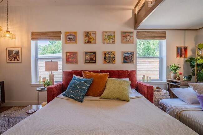 Building Photo - 5200 St Georges Green