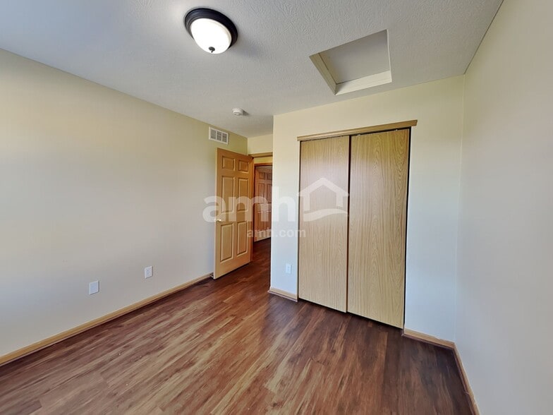 Building Photo - 3812 Wolf Creek Rd