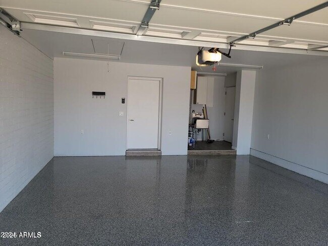 Building Photo - 2821 E Cortez St