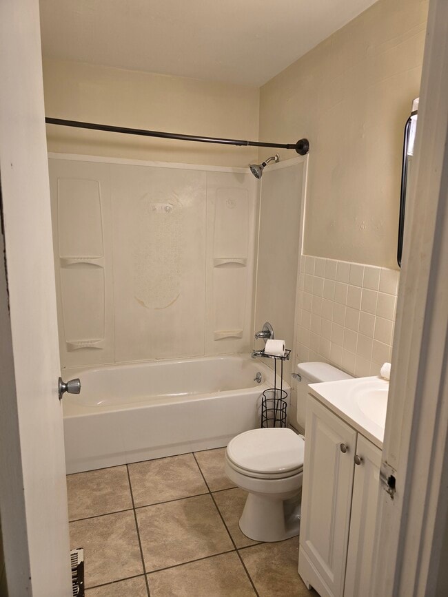 Building Photo - Fairway