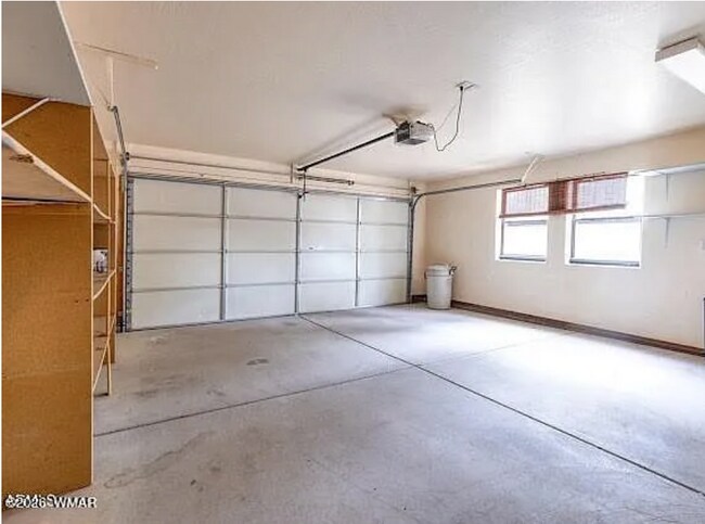 Building Photo - 677 Fox Ln