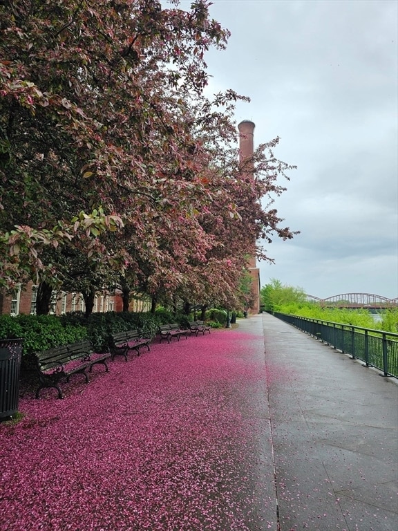 Building Photo - 52 Lawrence Dr