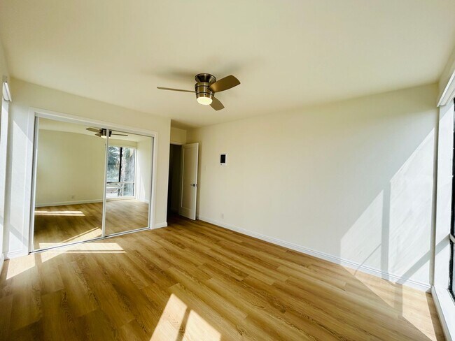 Building Photo - ven920