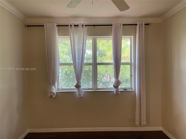 Building Photo - 2904 NW 33Rd Terrace