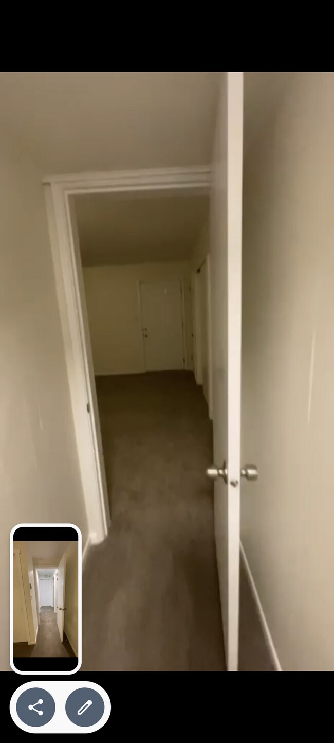 Building Photo - 12827 Glenwood Ave SW