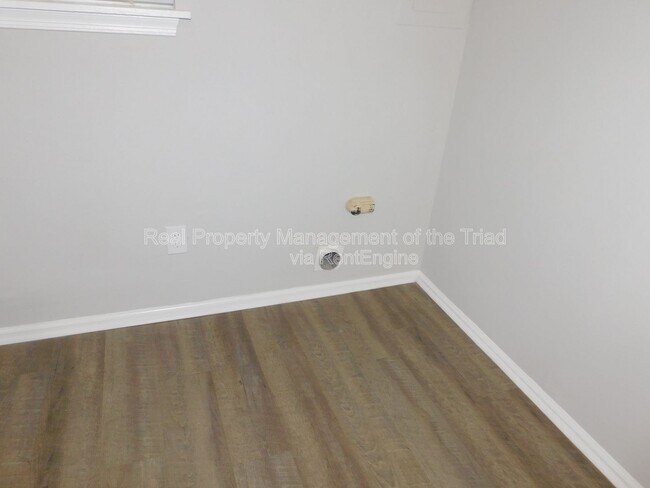 Building Photo - 4216 Parker St