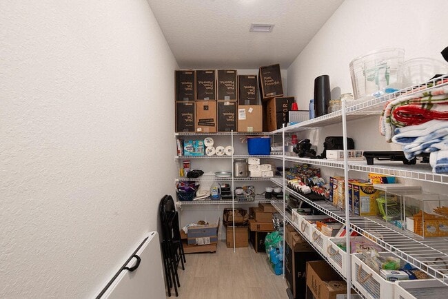 Building Photo - 12686 NW Copper Creek Dr