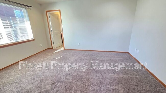 Building Photo - 2523 Filbert Ave