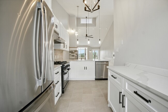 Building Photo - 100 Pinewood Rd