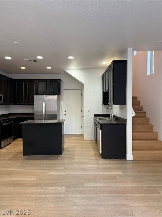 Building Photo - 690 Calamus Palm Pl