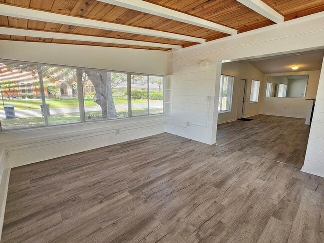 Building Photo - 341 Bayshore Dr