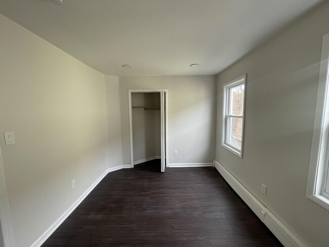 Building Photo - 123 Avenue C