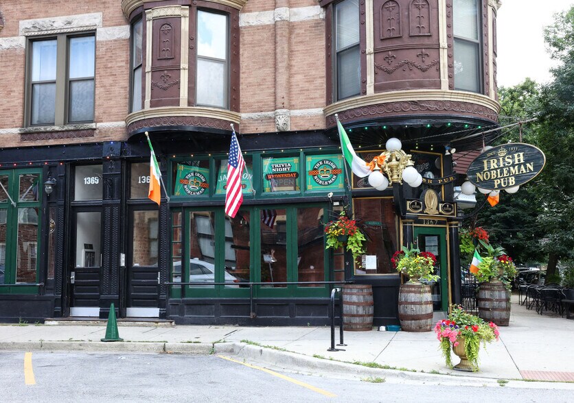 Building Photo - 1365 W Erie St