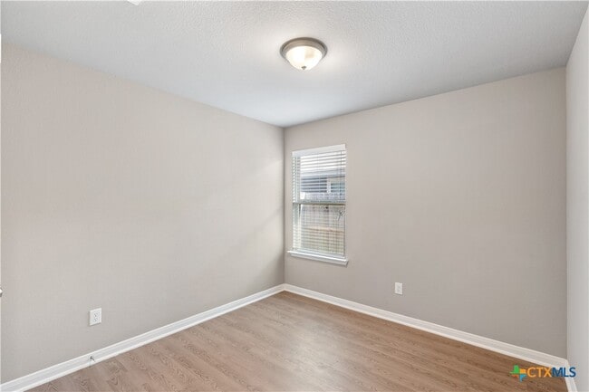 Building Photo - 1231 Kiskadee Branch Dr