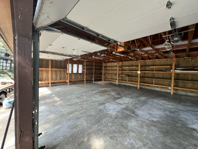 Building Photo - 2207 Eagle Ln
