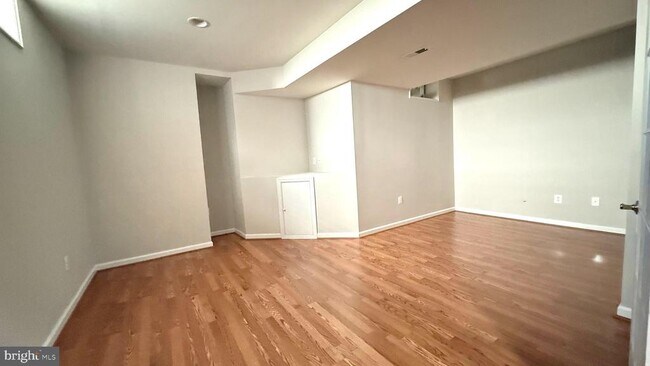 Building Photo - 19913 Naples Lakes Terrace