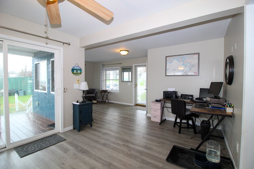 Foyer / entry - 17765 County Route 59