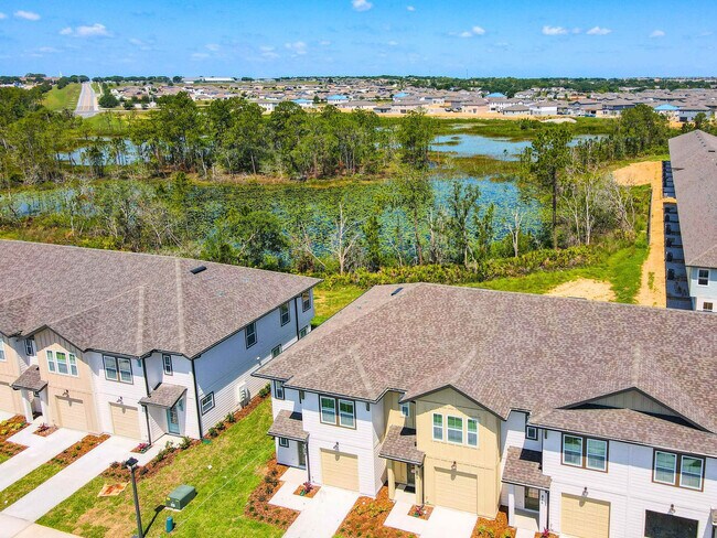 Building Photo - 820 Longboat Dr