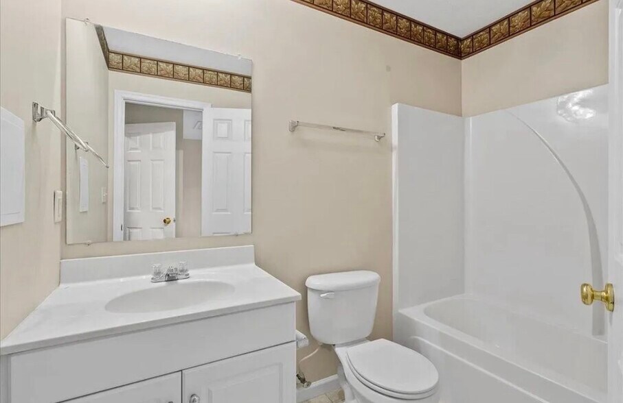 Building Photo - 781 Merlins Way