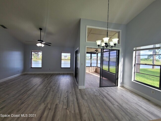 Building Photo - 912 Ridge Lake Dr